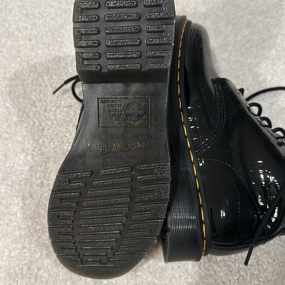 DR MARTENS Women's 1460 Patent Leather Crocodile Print Boots, Size US 9 - Picture 4 of 10